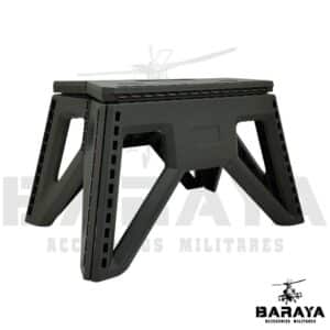 Silla de plástico verde oscuro