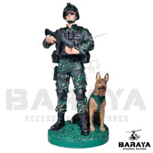 SOLDADO CON PERRO